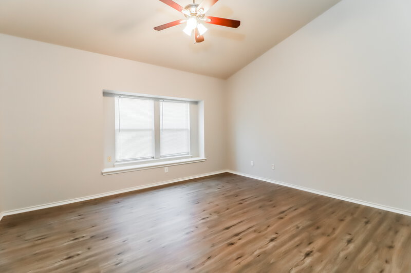 2,250/Mo, 3220 Royal Crest Dr Fort Worth, TX 76140 Main Bedroom View