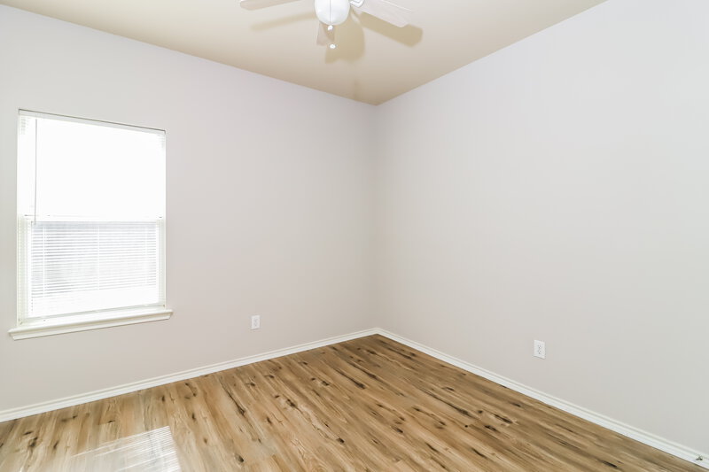 2,250/Mo, 3220 Royal Crest Dr Fort Worth, TX 76140 Bedroom View 2