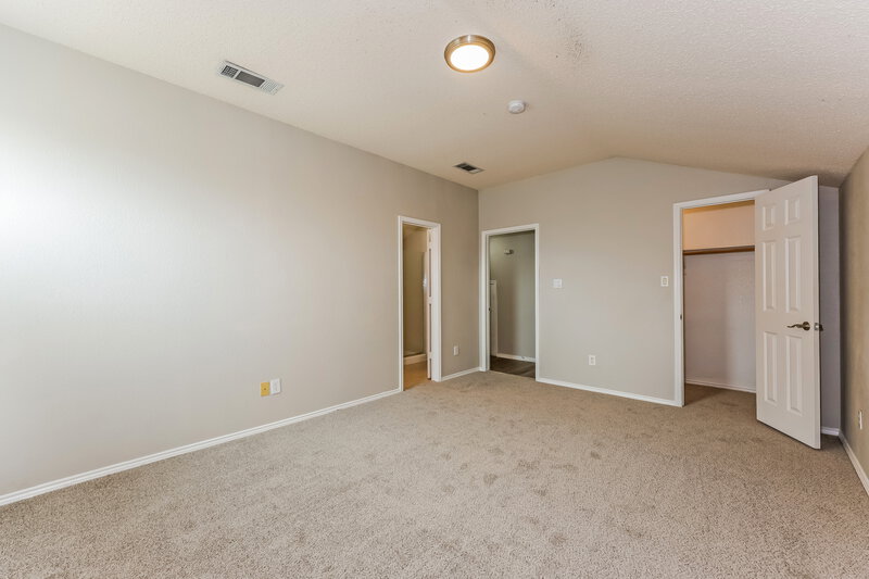 2,470/Mo, 705 Gull Cir Saginaw, TX 76131 Bedroom View 2