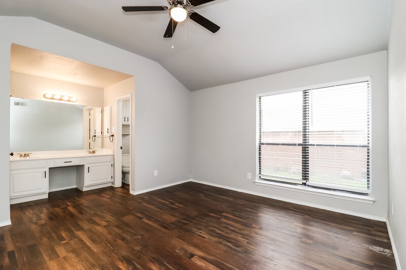 2,860/Mo, 10229 Stoney Bridge Rd Fort Worth, TX 76108 Main Bedroom View