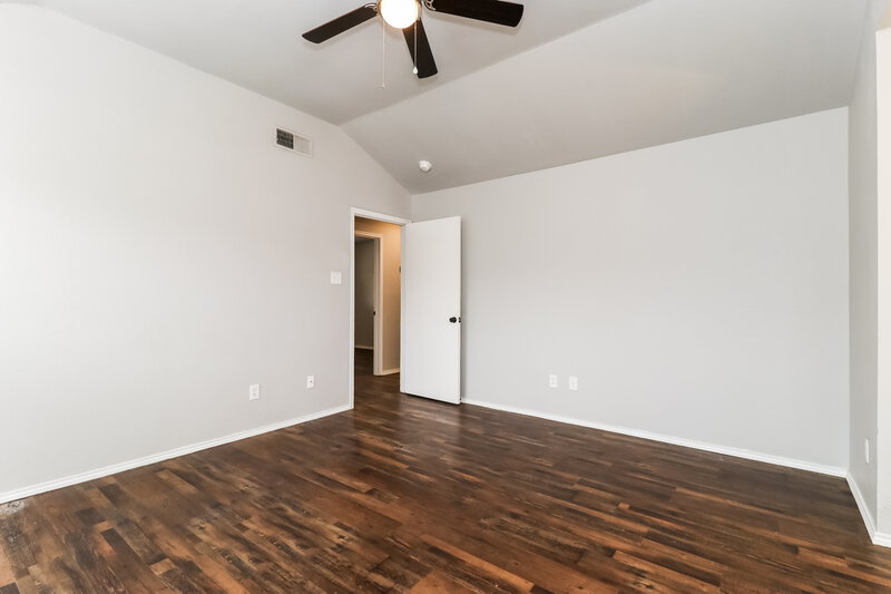 2,860/Mo, 10229 Stoney Bridge Rd Fort Worth, TX 76108 Main Bedroom View 2