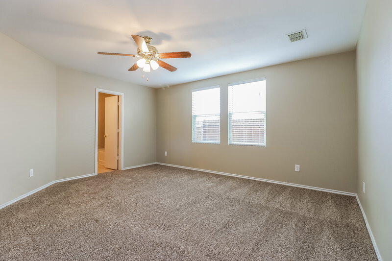 2,765/Mo, 4013 Foxhound Ln Fort Worth, TX 76123 Living Room View 2