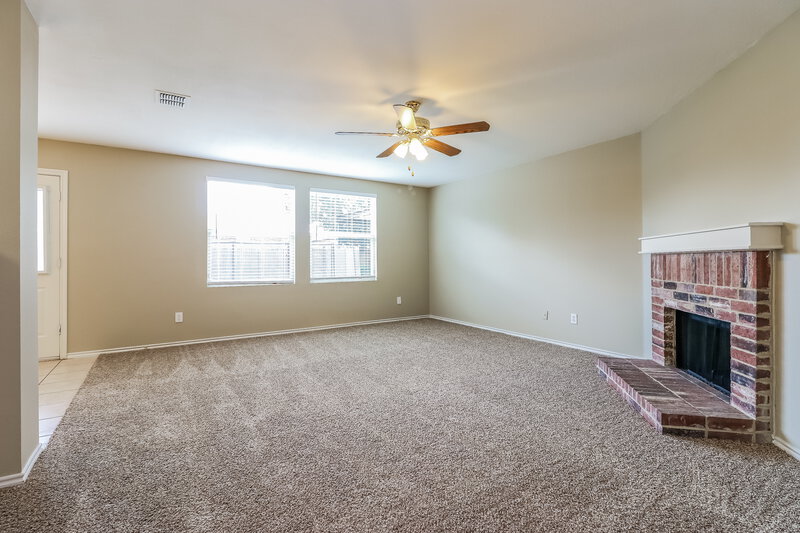 2,765/Mo, 4013 Foxhound Ln Fort Worth, TX 76123 Living Room View 4