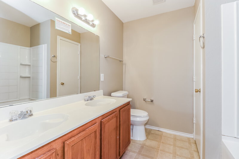 2,765/Mo, 4013 Foxhound Ln Fort Worth, TX 76123 Bathroom View