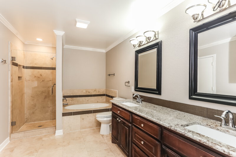 2,680/Mo, 1110 Hampton Dr Forney, TX 75126 Main Bathroom View