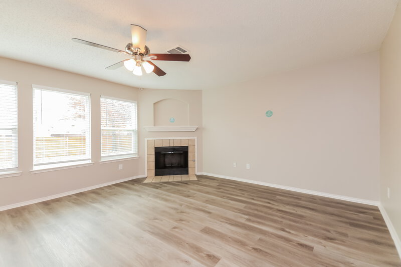 2,720/Mo, 138 Hampshire Ln Rockwall, TX 75032 Living Room View