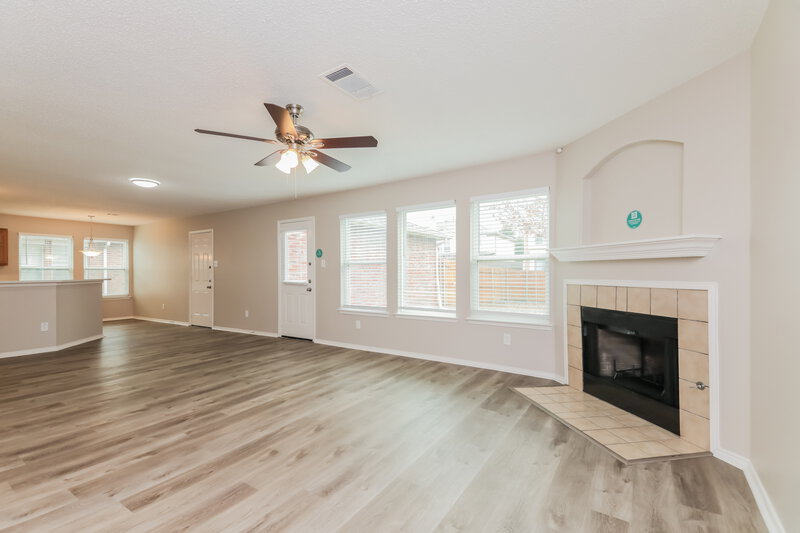2,720/Mo, 138 Hampshire Ln Rockwall, TX 75032 Living Room View 2