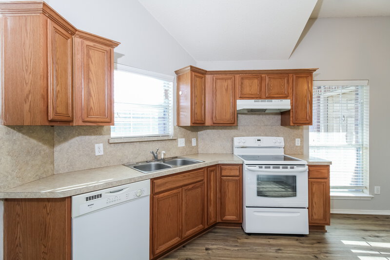 1,775/Mo, 2920 Oakshire St Denton, TX 76209 Kitchen View 2