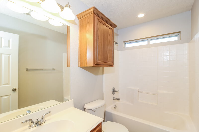 1,775/Mo, 2920 Oakshire St Denton, TX 76209 Bathroom View