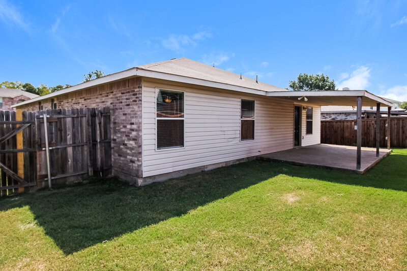 2,140/Mo, 7620 Shoal Bnd Denton, TX 76210 Rear View 2
