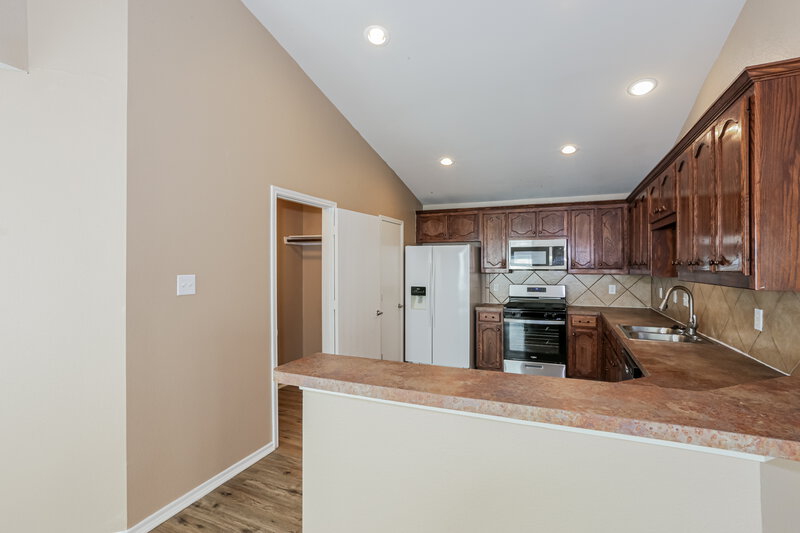 1,760/Mo, 6440 Regina Dr Fort Worth, TX 76131 Kitchen View 2