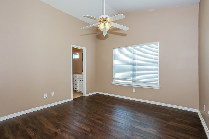 1,760/Mo, 6440 Regina Dr Fort Worth, TX 76131 Main Bedroom View