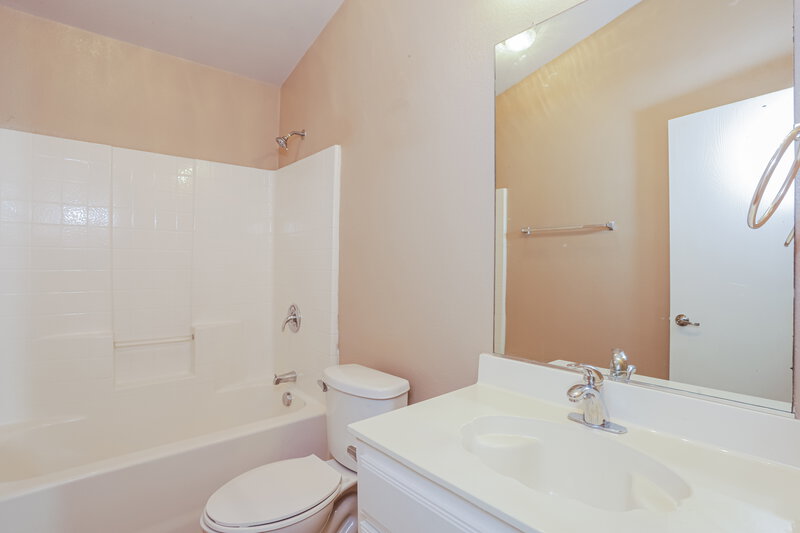 1,760/Mo, 6440 Regina Dr Fort Worth, TX 76131 Bathroom View