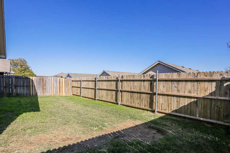 1,760/Mo, 6440 Regina Dr Fort Worth, TX 76131 Rear View
