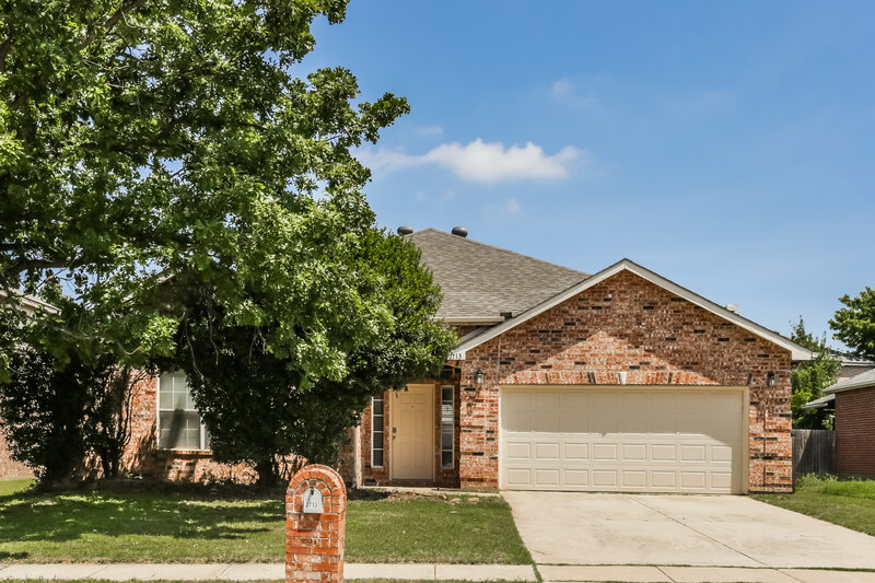 2,260/Mo, 2713 Meadowview Dr Corinth, TX 76210 External View