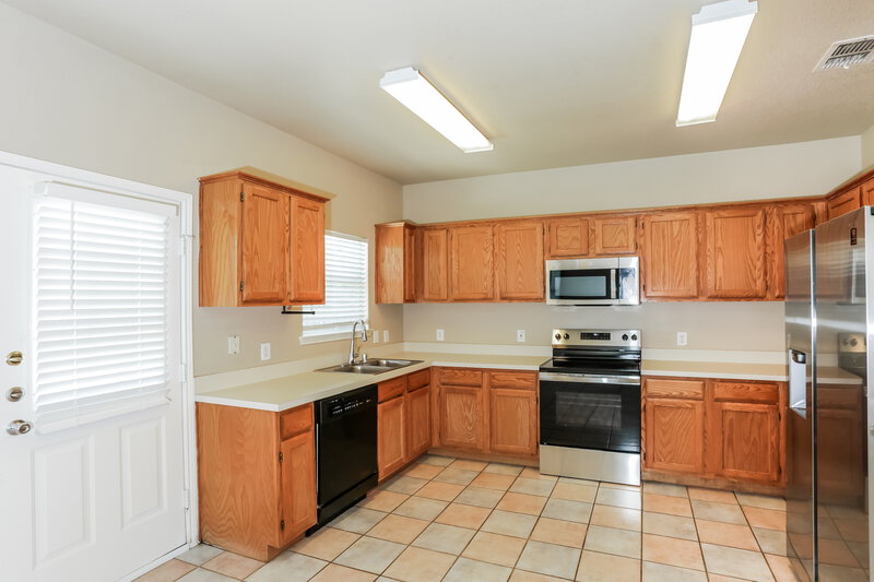 2,260/Mo, 2713 Meadowview Dr Corinth, TX 76210 Kitchen View