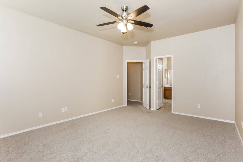 2,260/Mo, 2713 Meadowview Dr Corinth, TX 76210 Main Bedroom View 2
