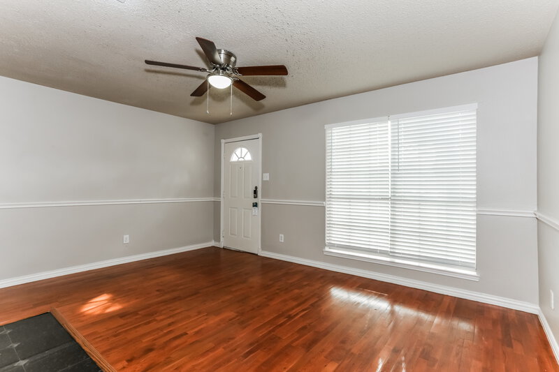 2,210/Mo, 1808 Rose Cir Lewisville, TX 75077 Living Room View