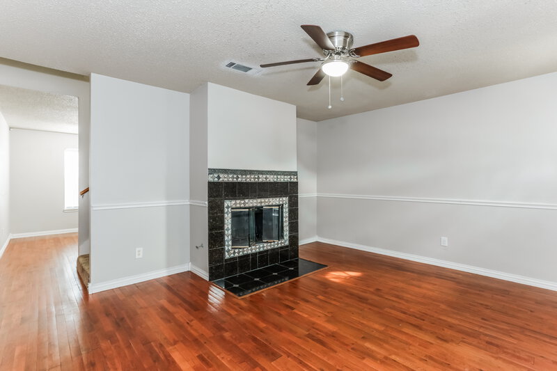 2,210/Mo, 1808 Rose Cir Lewisville, TX 75077 Living Room View 2