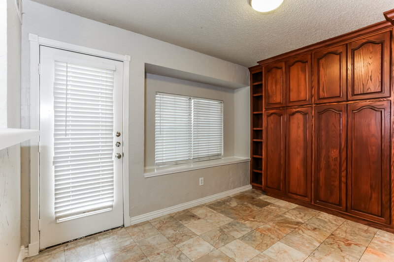 2,210/Mo, 1808 Rose Cir Lewisville, TX 75077 Breakfast Nook View