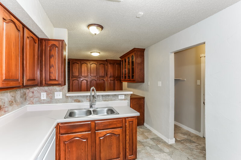 2,210/Mo, 1808 Rose Cir Lewisville, TX 75077 Kitchen View