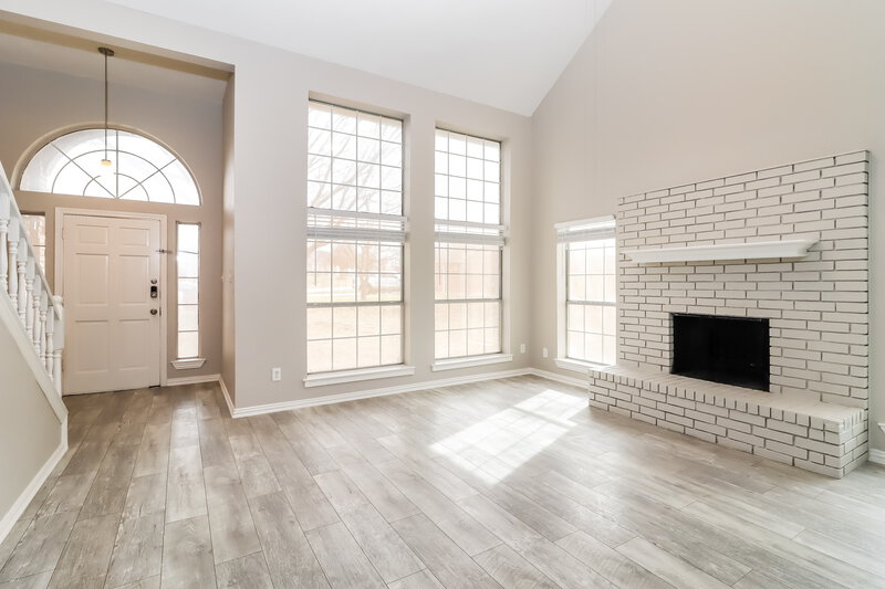 2,380/Mo, 10328 Gray Oak Ln Fort Worth, TX 76108 Living Room View 2