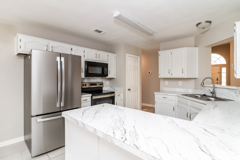 2,380/Mo, 10328 Gray Oak Ln Fort Worth, TX 76108 Kitchen View