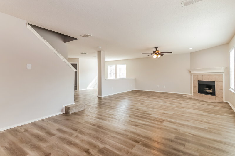 2,035/Mo, 145 Redbud Dr Forney, TX 75126 Living Room View 2