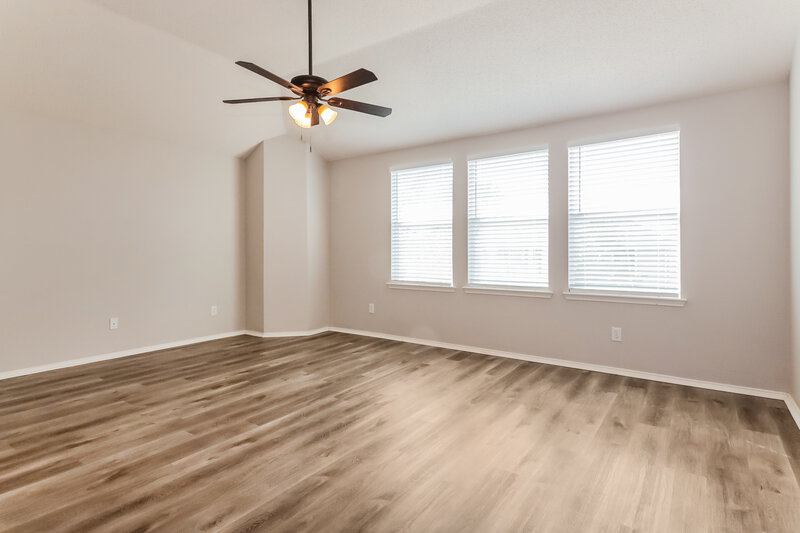 2,035/Mo, 145 Redbud Dr Forney, TX 75126 Main Bedroom View