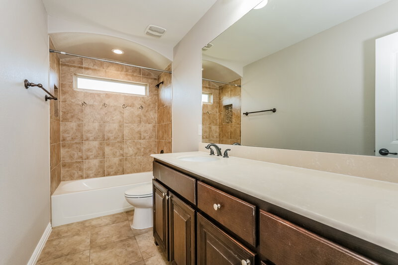 3,680/Mo, 261 Brookdale Dr Midlothian, TX 76065 Bathroom View