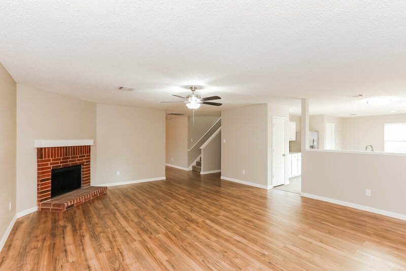 3,250/Mo, 820 Hontley Dr Arlington, TX 76001 Family Room View 2