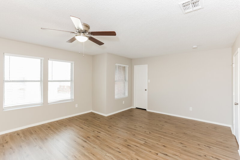 3,250/Mo, 820 Hontley Dr Arlington, TX 76001 Bedroom View