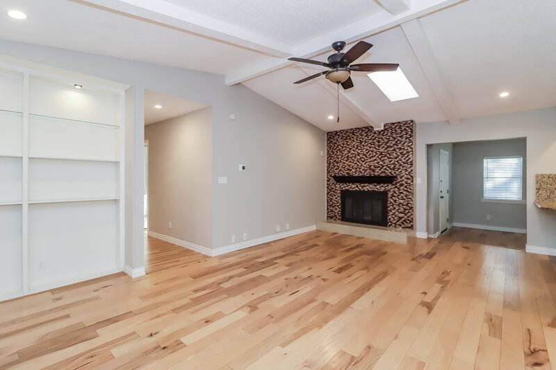 2,445/Mo, 2715 Hilldale Blvd Arlington, TX 76016 Living Room View