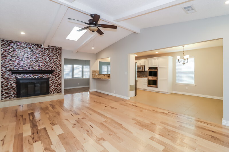 2,445/Mo, 2715 Hilldale Blvd Arlington, TX 76016 Living Room View 3