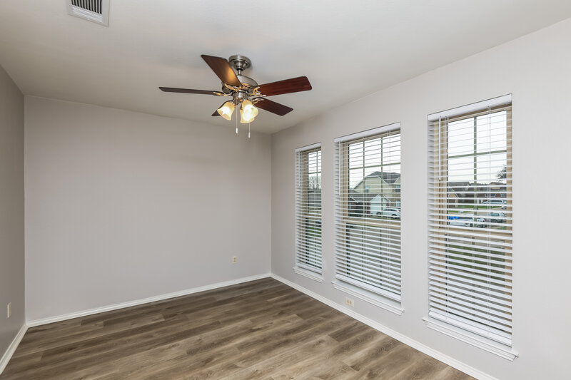 2,755/Mo, 522 San Pedro Ave Duncanville, TX 75137 Living Room View 2