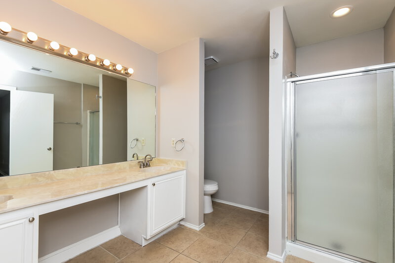 2,755/Mo, 522 San Pedro Ave Duncanville, TX 75137 Main Bathroom View