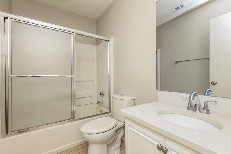 2,755/Mo, 522 San Pedro Ave Duncanville, TX 75137 Bathroom View