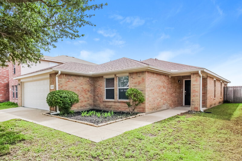 2,305/Mo, 4036 Tiburon St Fort Worth, TX 76106 Front View