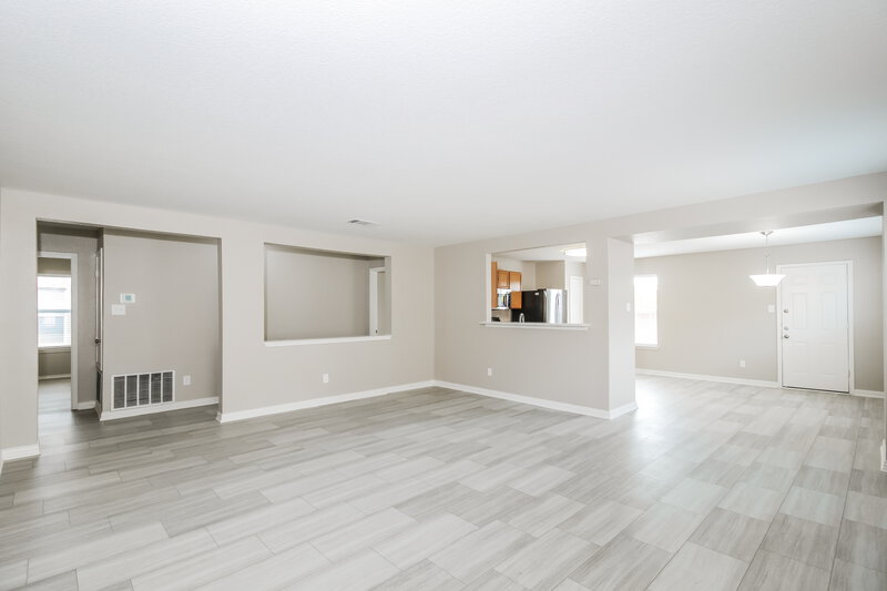 2,305/Mo, 4036 Tiburon St Fort Worth, TX 76106 Living Room View 3