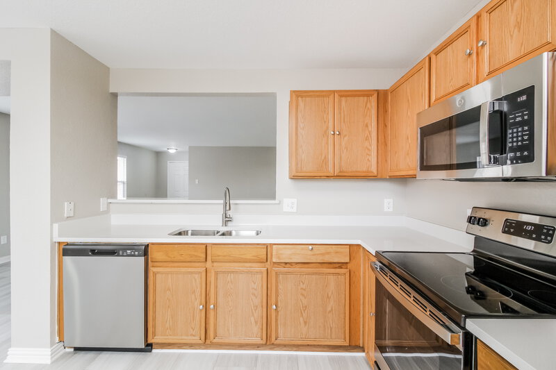 2,305/Mo, 4036 Tiburon St Fort Worth, TX 76106 Kitchen View 2