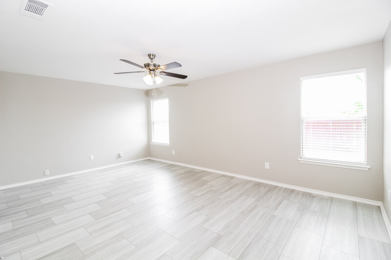2,305/Mo, 4036 Tiburon St Fort Worth, TX 76106 Main Bedroom View
