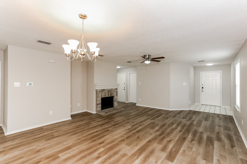 2,315/Mo, 1032 Bannack Dr Arlington, TX 76001 Dining Room View 2