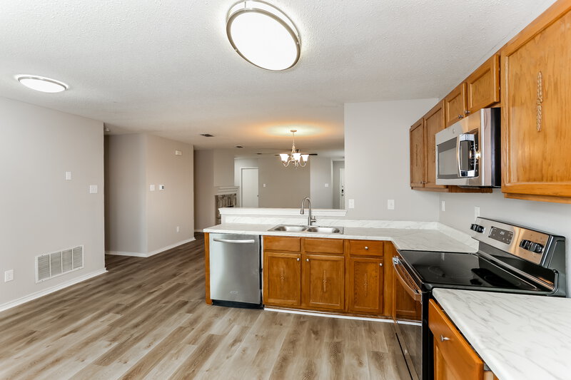 2,315/Mo, 1032 Bannack Dr Arlington, TX 76001 Kitchen View 3