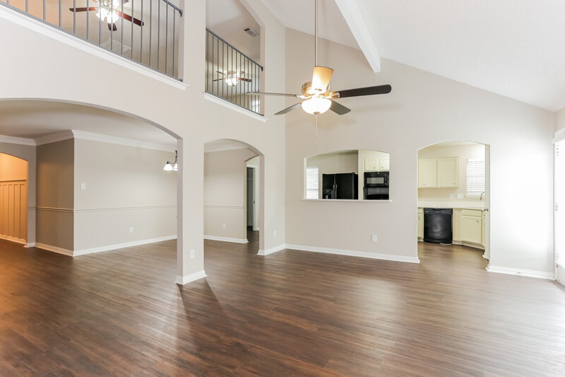 2,980/Mo, 6725 White Tail Ln Arlington, TX 76002 Living Room View 2