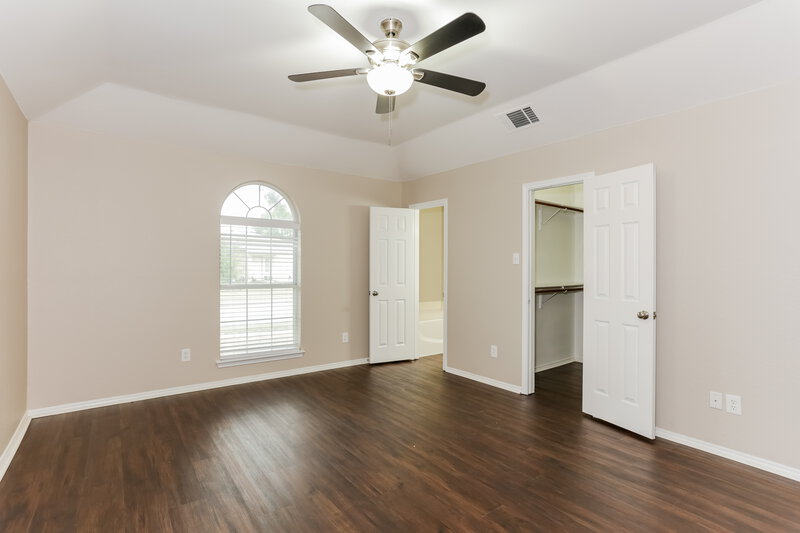 2,980/Mo, 6725 White Tail Ln Arlington, TX 76002 Main Bedroom View