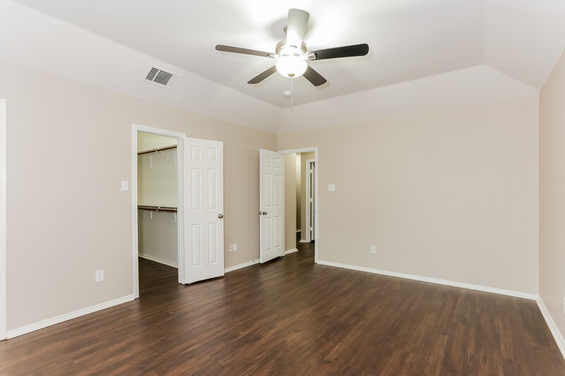 2,980/Mo, 6725 White Tail Ln Arlington, TX 76002 Main Bedroom View 2