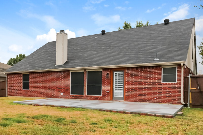 2,980/Mo, 6725 White Tail Ln Arlington, TX 76002 Rear View