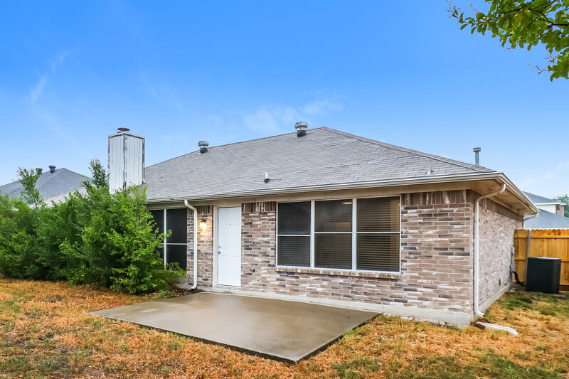 3,310/Mo, 7300 Fossil Garden Dr Arlington, TX 76002 Rear View