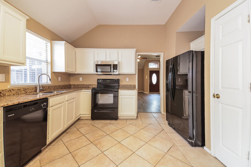 2,790/Mo, 4713 Baton Rouge Blvd Frisco, TX 75035 Kitchen View