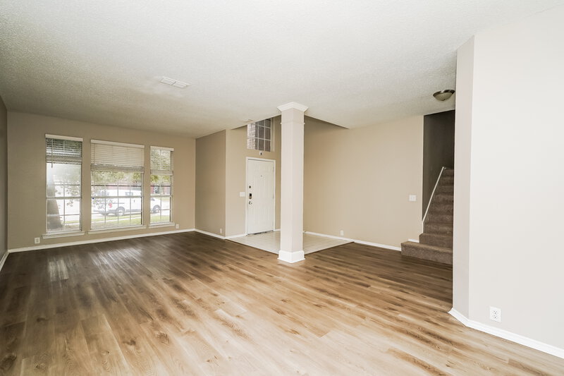 2,375/Mo, 2616 Lonesome Oak Dr Corinth, TX 76208 Living Room View